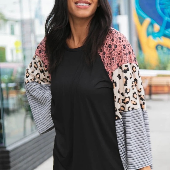 FLORAL LEOPARD PRINT JACQUARD BLOCK BELL SLEEVE TOP - Picture 3 of 8